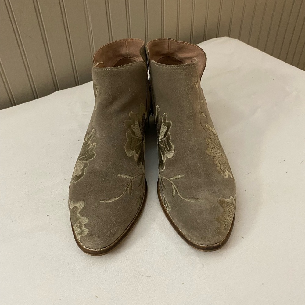 Seychelles boots grey/olive size 8.5